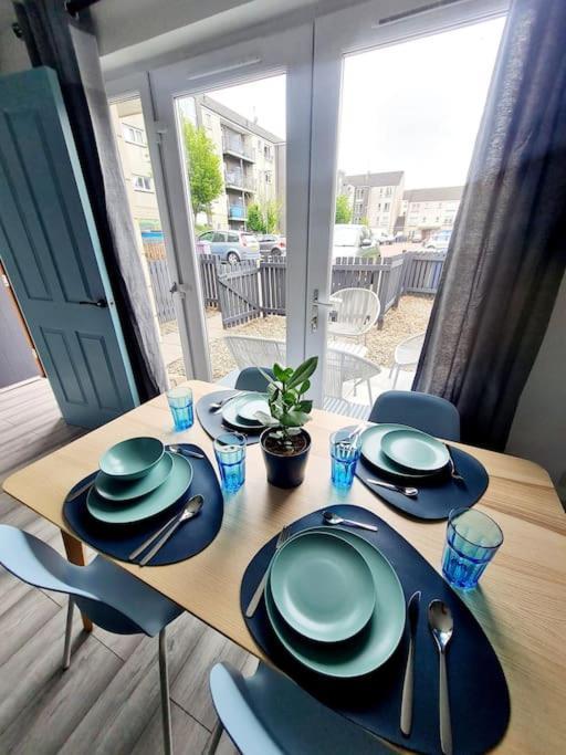 Spacious 5Bed House, Free Parking, No Party ! Glasgow Esterno foto